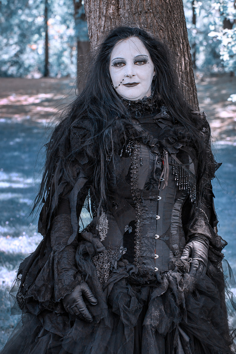 Goth Com The development of Goth from a music culture to a fashion aesthetic th ...